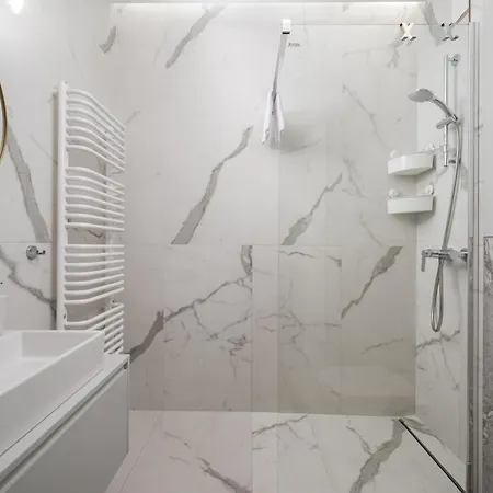Wola Urban Chic Apartment Warsaw